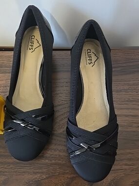 Cliffs Shoes Size 7.5 Wedge Woman Black Confort Shoes